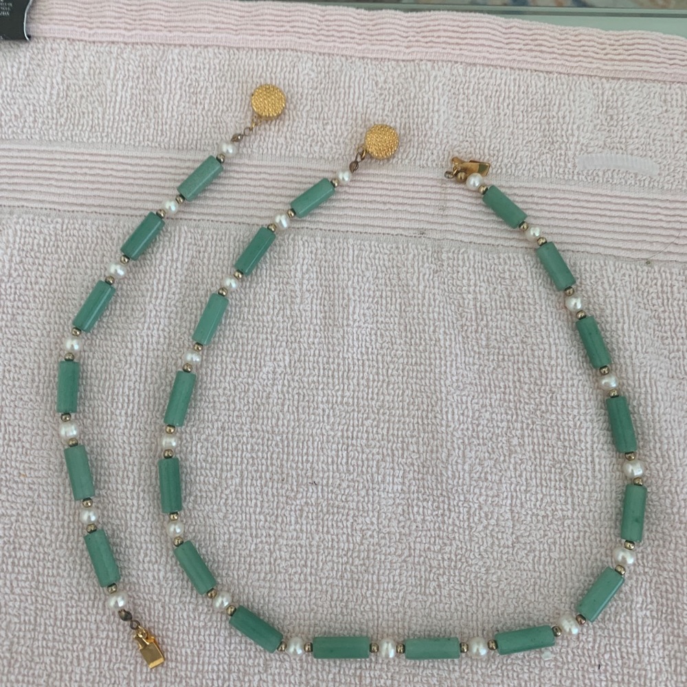 Jadeite necklace and bracelet